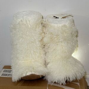 Express White Furry Slippers